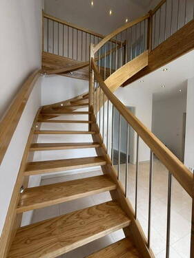 Treppe mit Beleuchtung - 