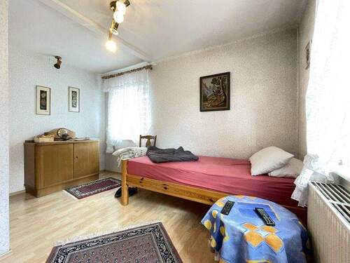 EG Kind - Mehrfamilienhaus, Wohnhaus mit 218,00 m&sup2; in Röthenbach zum Kaufen