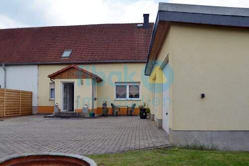 Hofansicht - Doppelhaushälfte mit 158,90 m&sup2; in Kitzscher zum Kaufen