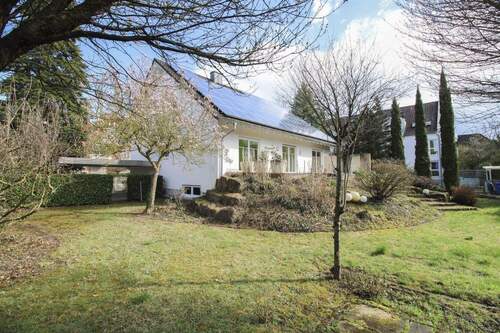 Ansicht Garten - 6 Zimmer Einfamilienhaus in Nauheim