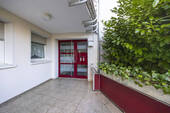 Hauseingang Mehrfamilienhaus - 