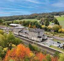 teilweise vermieteter ehemaliger Bahnhof - Wilthen