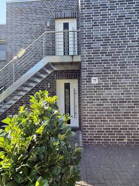 Haustür 1.jpg - 3 Zimmer Etagenwohnung zum Kaufen in Oldenburg