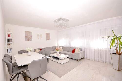 Wohnzimmer OG - 6 Zimmer Mehrfamilienhaus, Wohnhaus in Brühl