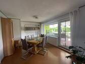 Essbereich mit Zugang zur Terrasse - 