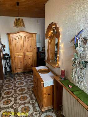 EG Flur.jpg - Einfamilienhaus mit 175,00 m&sup2; in Bad Krozingen zum Kaufen