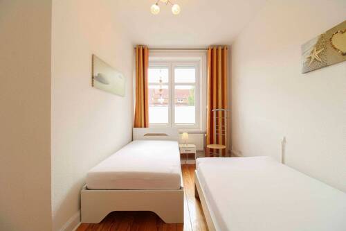 Schlafzimmer 2.1 - 