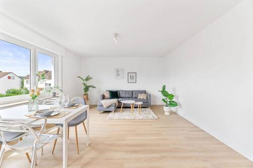 Wohnzimmer - 4 Zimmer Etagenwohnung zum Kaufen in Kirchheim