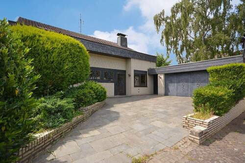 Ansicht - 7 Zimmer Einfamilienhaus zum Kaufen in Hürth