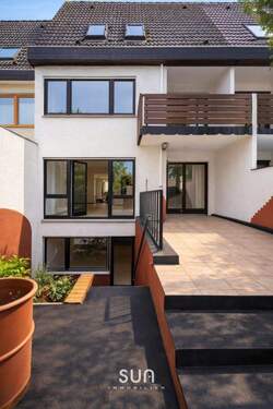 AUSSENANSICHT - 6 Zimmer Reihenmittelhaus in Offenbach am Main