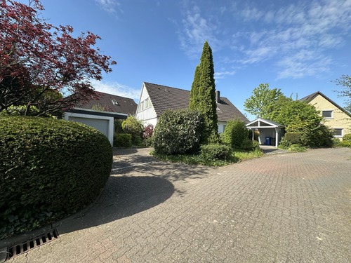 Straßenansicht - Einfamilienhaus mit 176,00 m² in Achim zum Kaufen