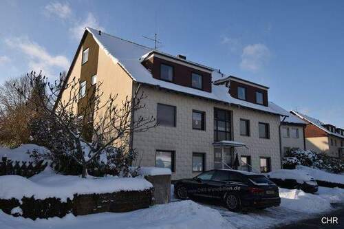 Vorderansicht - Grosszügig geschnittene Eigentumswohnung in ruhiger Wohnlage mit eigener großer Terrasse