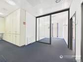 Flur - 8 Zimmer Büro zur Miete in Regensburg / Prüfening