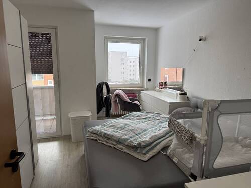 Schlafzimmer (1).JPG - 