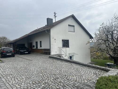 Außenansicht - Großzügige 3-Zimmer-ETW in FürstensteinNammering
