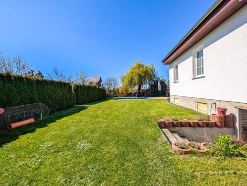 Weitläufiger Garten - Mehrfamilienhaus, Wohnhaus mit 230,30 m&sup2; in Eilenburg zum Kaufen