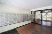 Hausflur und Briefkästen - 