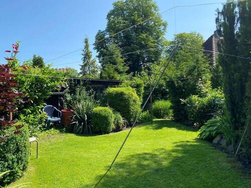 Grundstück, Nebengebäude - 