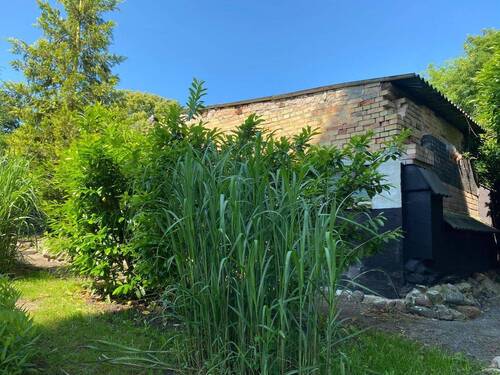 massives Nebengebäude - 