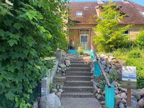 Haupteingang, Frontansicht - 