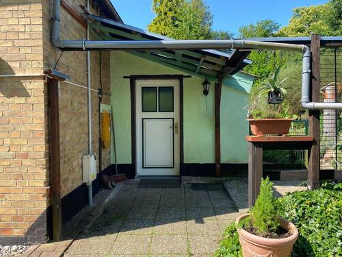 Anbau mit Seiteneingang - 