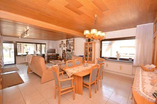 Wohnzimmer EG - 4 Zimmer Einfamilienhaus in Hürth