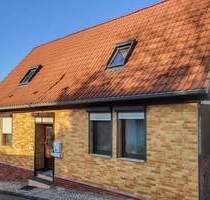 Modernisiertes 4-Zi.-Zuhause mit Hanggrundstück, Bergkeller, Garage und Freistellplatz - Hettstedt