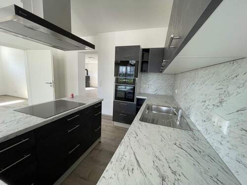 Einbauküche.jpg - Etagenwohnung mit 103,00 m&sup2; in Gera zur Miete