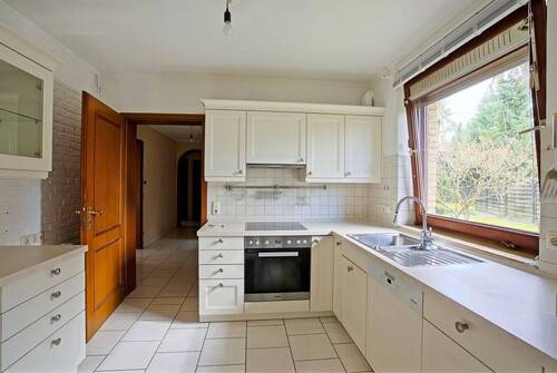 Küche, Blick zum Eingang - 