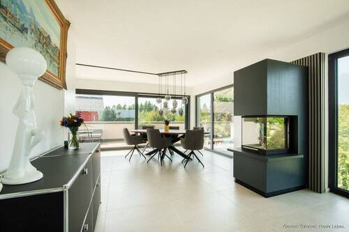 Wohnzimmer mit Kamin - 