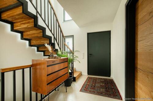 Eingangsbereich - 7 Zimmer Einfamilienhaus zum Kaufen in Friedenweiler / Rötenbach