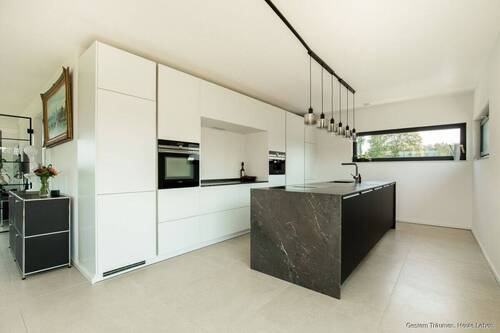 Küche mit Vorratsschrank - Einfamilienhaus mit 194,00 m² in Friedenweiler / Rötenbach zum Kaufen