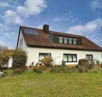 Großzügiges Ein- bis Zweifamilienhaus mit weitläufigem Garten - Petersaurach Großzügiges Ein- bis Zweifamilienhaus mit weitläufigem Garten - Petersaurach