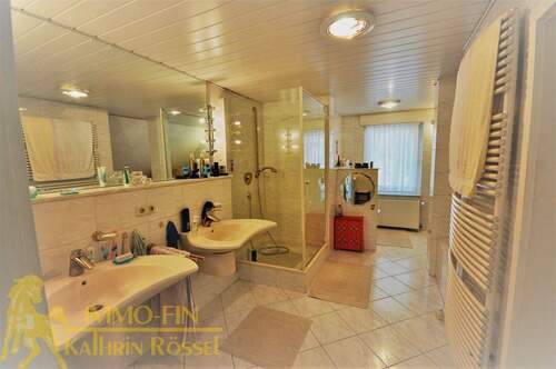 OG Wohnbereich: Hauptbad - 