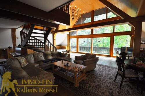 OG Wohnbereich: Blick auf den Glasgiebel - 