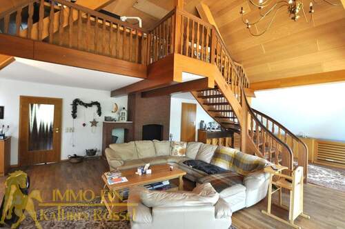 OG Wohnbereich: Blick auf die Empore - 