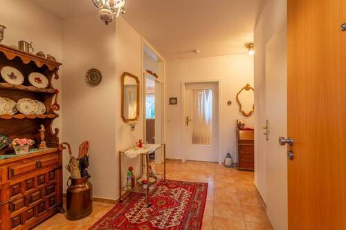 Flur - 2 Zimmer Etagenwohnung zum Kaufen in Stuhr