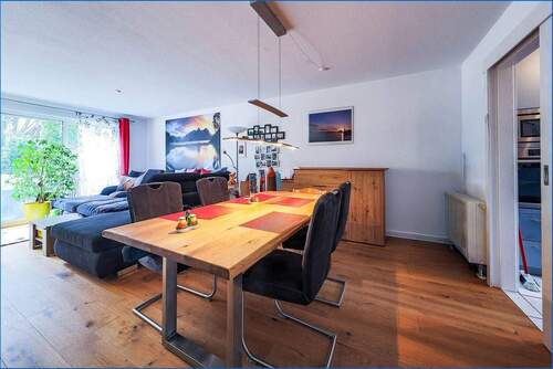 Esszimmer und Wohnzimmer - 