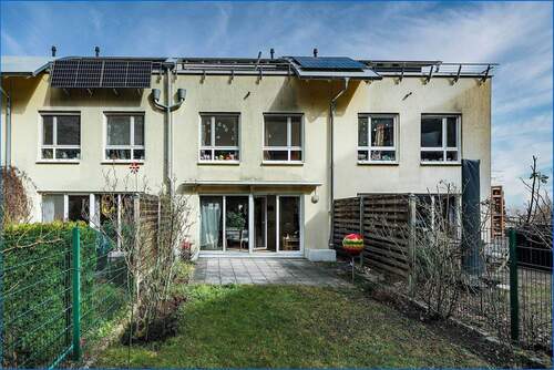 Hausansicht hinten mit Garten nah - 