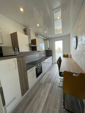 Bild 1 - Klimatisierte und Vollständig renovierte Wohnung mit 3 Zimmern, Balkon und Einbauküche in Düsseldorf