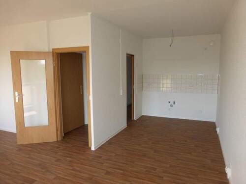 offene Küche zum WZ - 2 Zimmer Etagenwohnung zur Miete in Erfurt