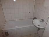 Bad mit Badewanne - 