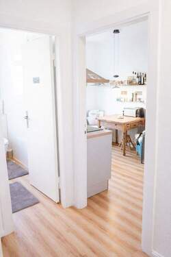 Flur Blick Küche/Bad - 3 Zimmer Etagenwohnung zum Kaufen in Lüneburg