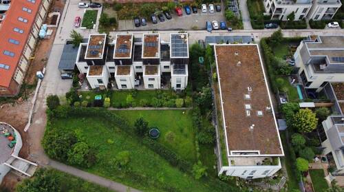 Gesamtgrundstück von oben - 6 Zimmer Reihenendhaus in Landau in der Pfalz