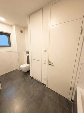 DG Bad Einbauschrank und WC - 