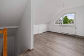 Flur OG oder Zimmer 3 11,99 m² - 