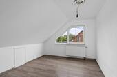 Flur OG oder Zimmer 3 11,99 m² - 