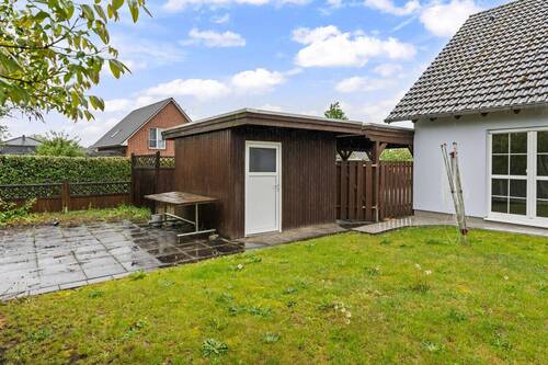 Carport mit Nebenraum - 