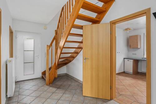 Eingangsbereich - Diele 9,95 m² - 5 Zimmer Einfamilienhaus zum Kaufen in Schwarme