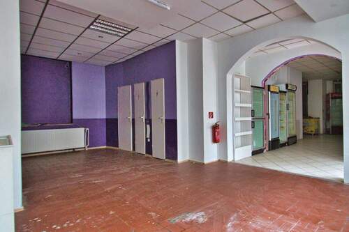 Gewerbefläche - 1 Zimmer Mehrfamilienhaus, Wohnhaus in Krefeld